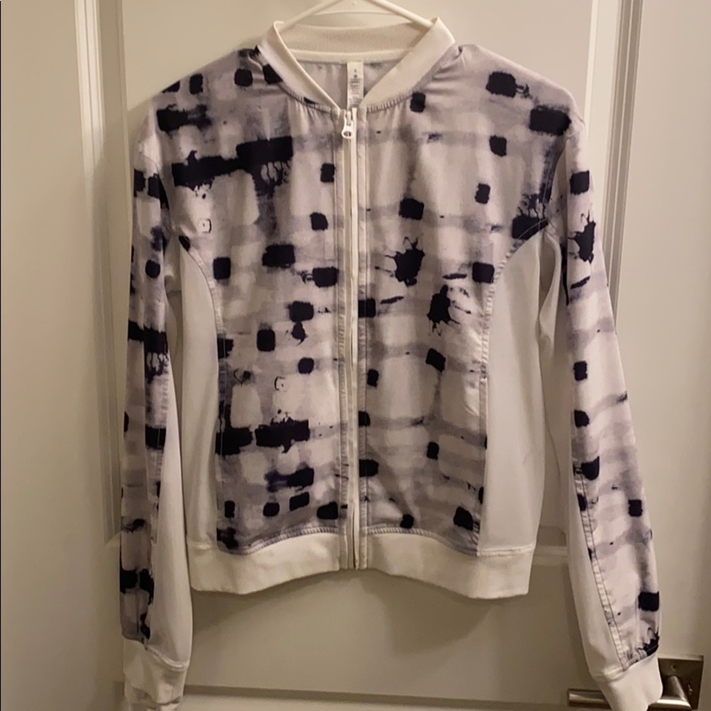 Lululemon jacket size 6